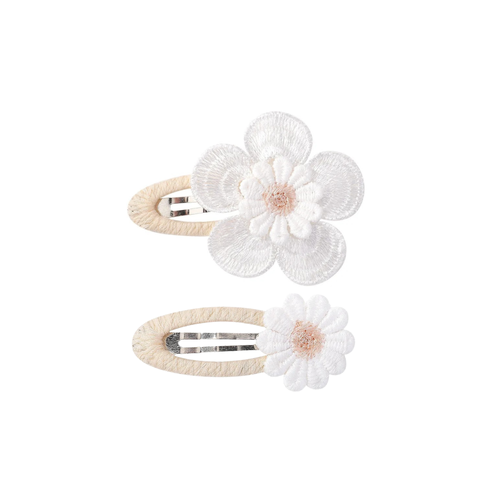 Peach lace baby hat — Blanc Petal Clip Set on white background