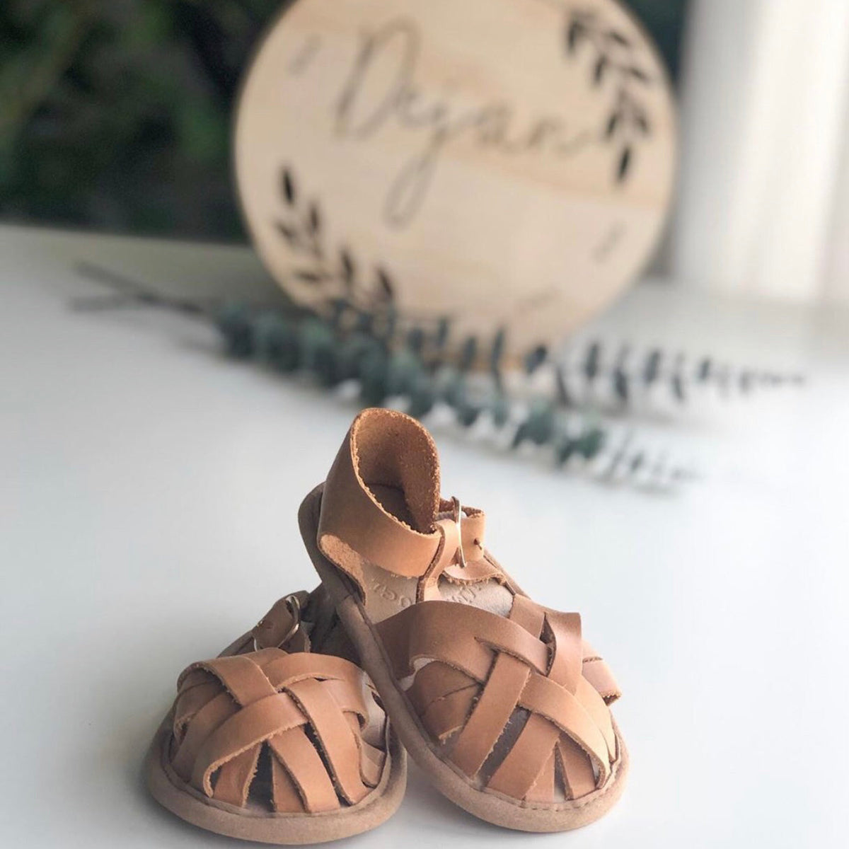 Nutmeg wax leather baby sandal in tan